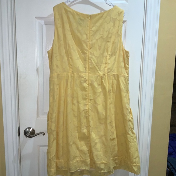Rabbit Rabbit cotton blend yellow button front dress Sz 18W pintucks sleeveless - Picture 5 of 6